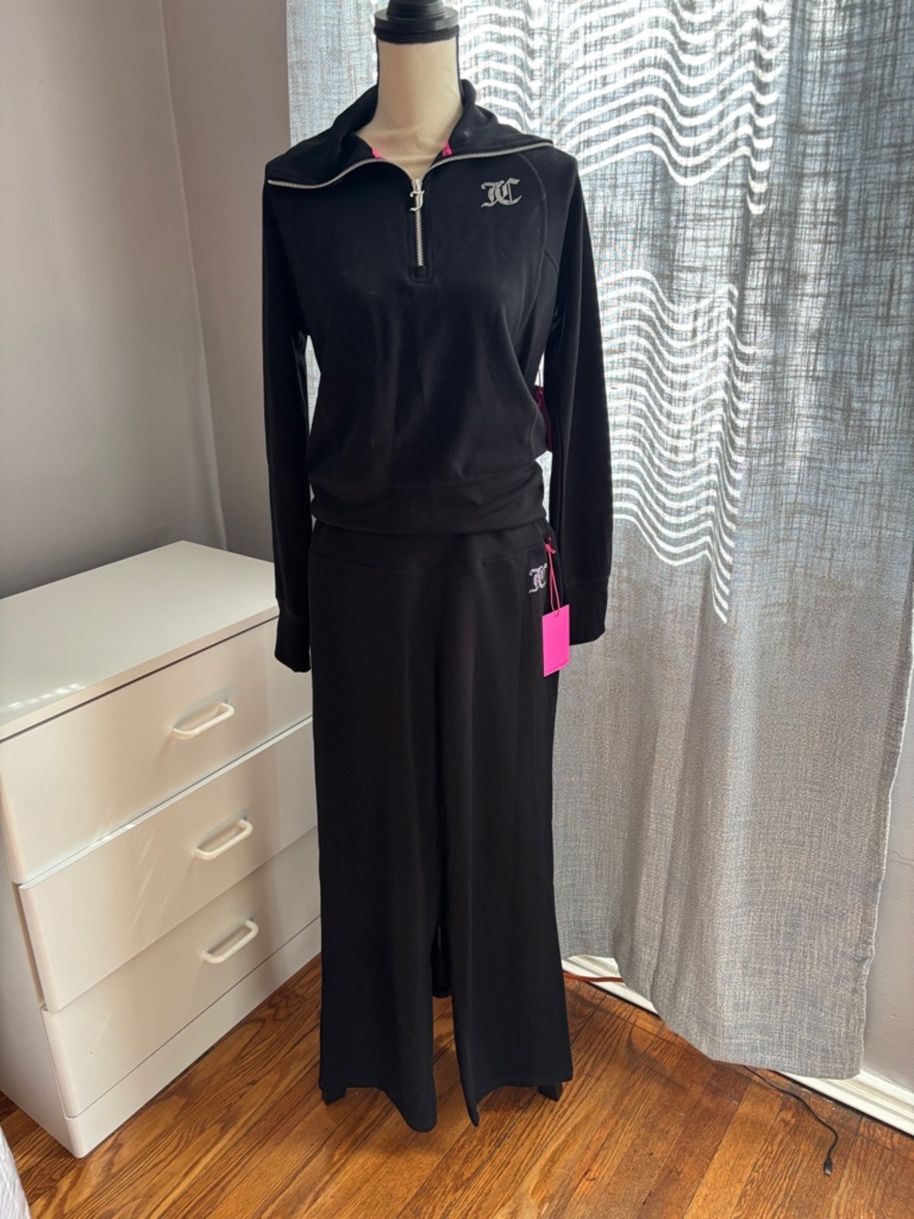 Juicp Couture - Black spots suit.